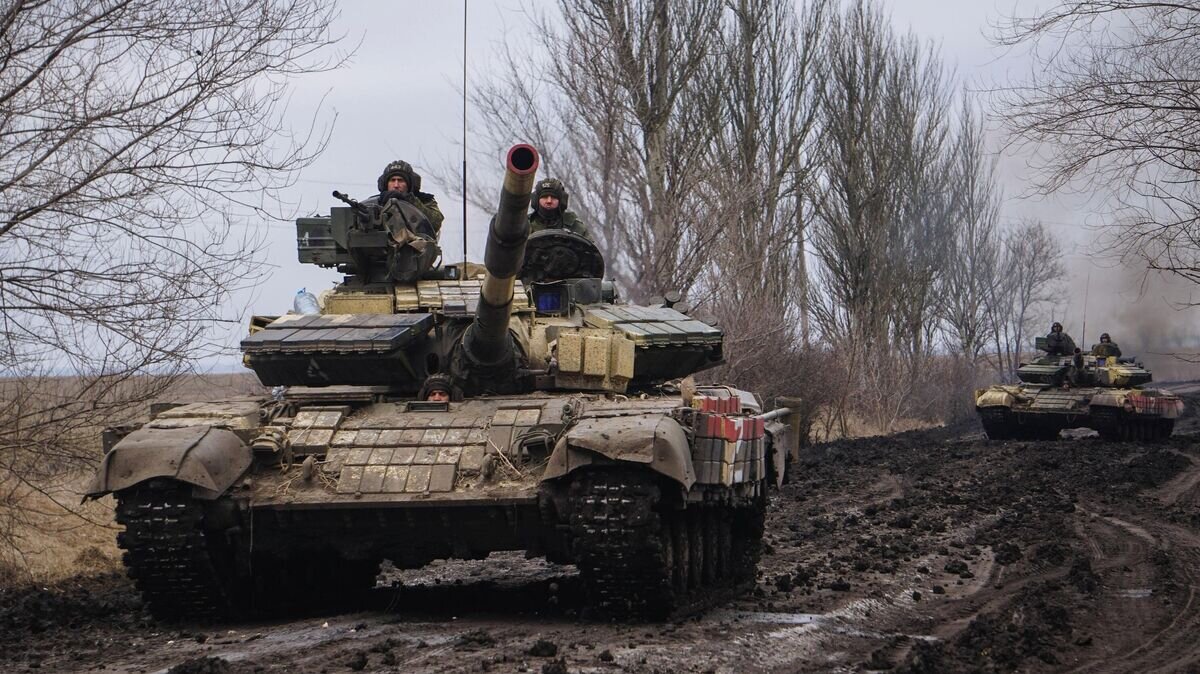    Танк Т-72 в Донецкой области© РИА Новости / Иван Родионов