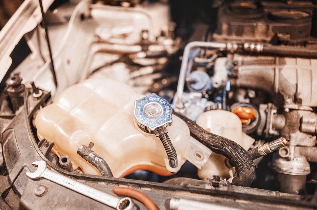 Освобождаем поле для замены ремня ГРМ