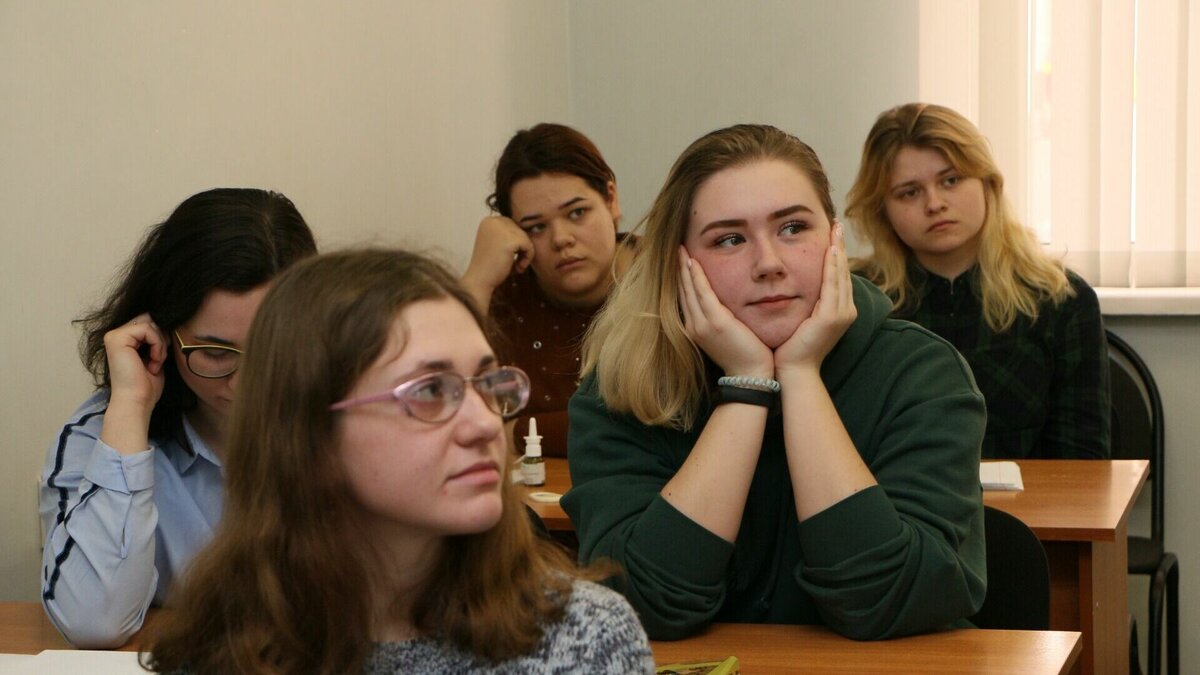     Больше трети жителей Приволжья заявили о дискриминации женщин на рынке труда. Таковы итоги опроса службы исследований службы рекрутинга hh.ru, проведенного накануне Международного женского дня. При этом, как выяснили эксперты, отношение к женщинам на рынке труда улучшилось.