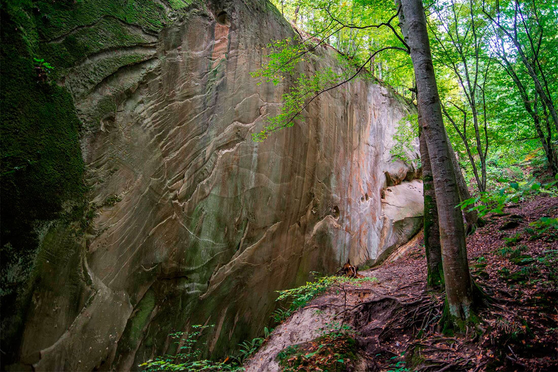 Скала Зеркало. Горячий Ключ