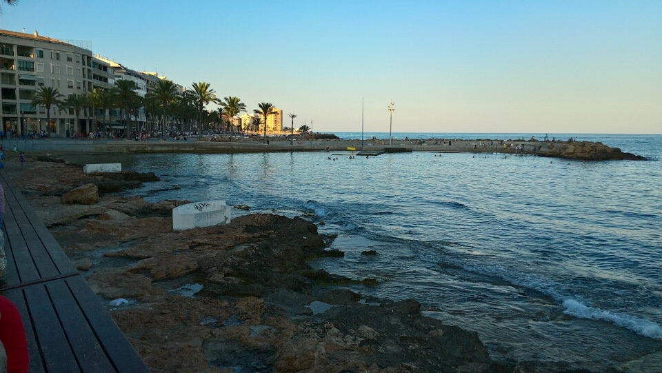 Набережная Торревьехи. В сезон там реально не протолкнуться