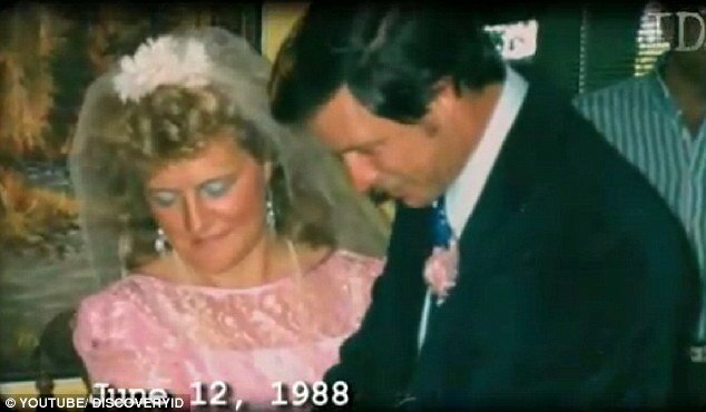 Свадебное фото Джудит и Гэри Риджуэй, 12 июня 1988 год. Источник: https://www.dailymail.co.uk/