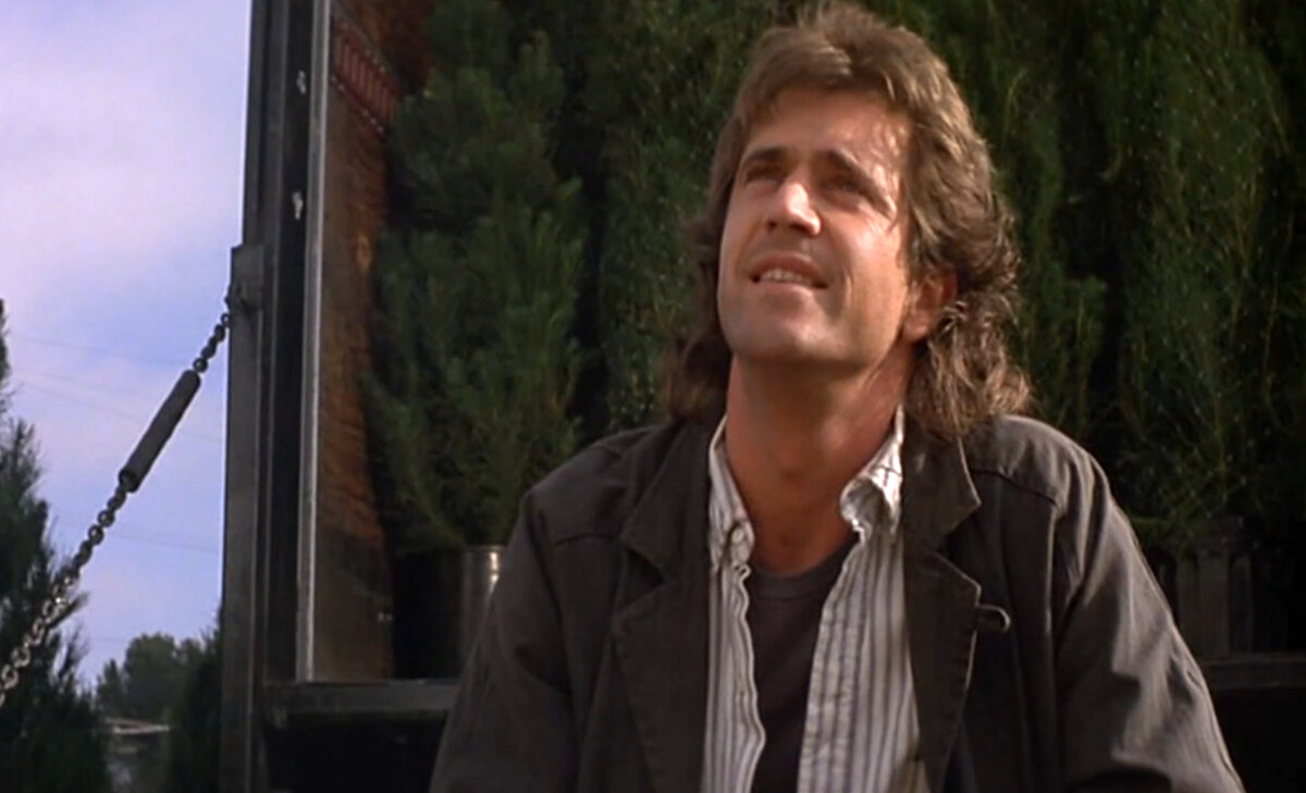 Кадр из кинофильма "Смертельное оружие", 1980 г., режиссер Ричард Доннер, сценаристы  Шейн Блэк, Джеффри Боум, композитор Эрик Клэптон, Майкл Кэмен (скриншот)