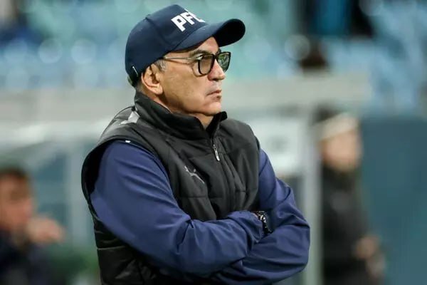 Сроки соглашения с 70-летним специалистом не уточняются.

Последним клубом в карьере Бердыева был "Сочи", который он покинул в апреле этого года.

⚽️ Добьется успеха в новой команде?