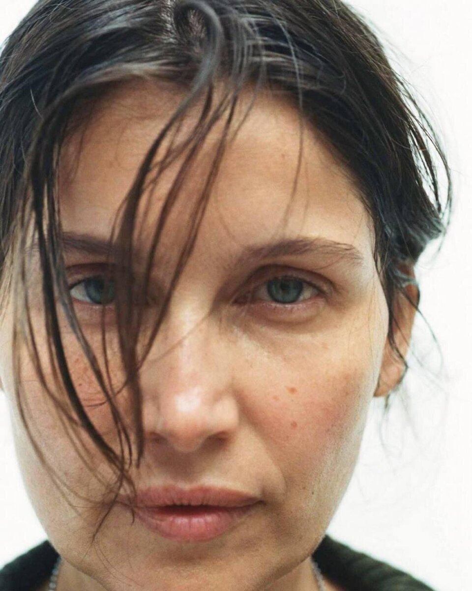    Летиция Каста для Harper’s Bazaar France