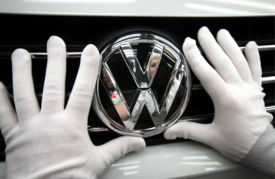 Сотрудникам нижегородского сборочного предприятия Volkswagen предложено уйти добровольно. В этом случае работник получит до 6 окладов сразу и сможет забрать себе служебное оборудование.