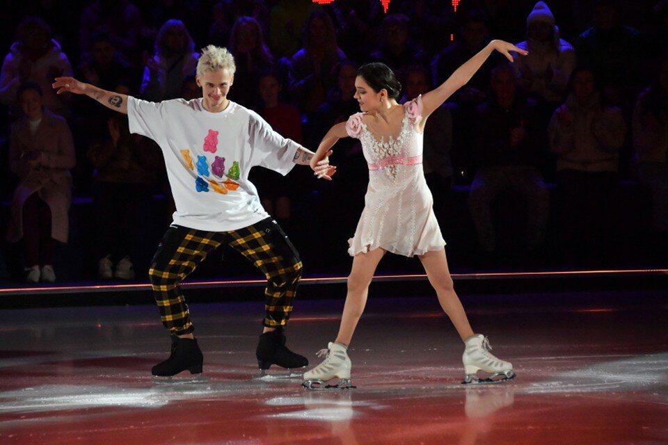     Новость ошарашила организаторов шоу и Евгению Медведеву, танцевавшую в паре с тиктокером Владимир ВЕЛЕНГУРИН