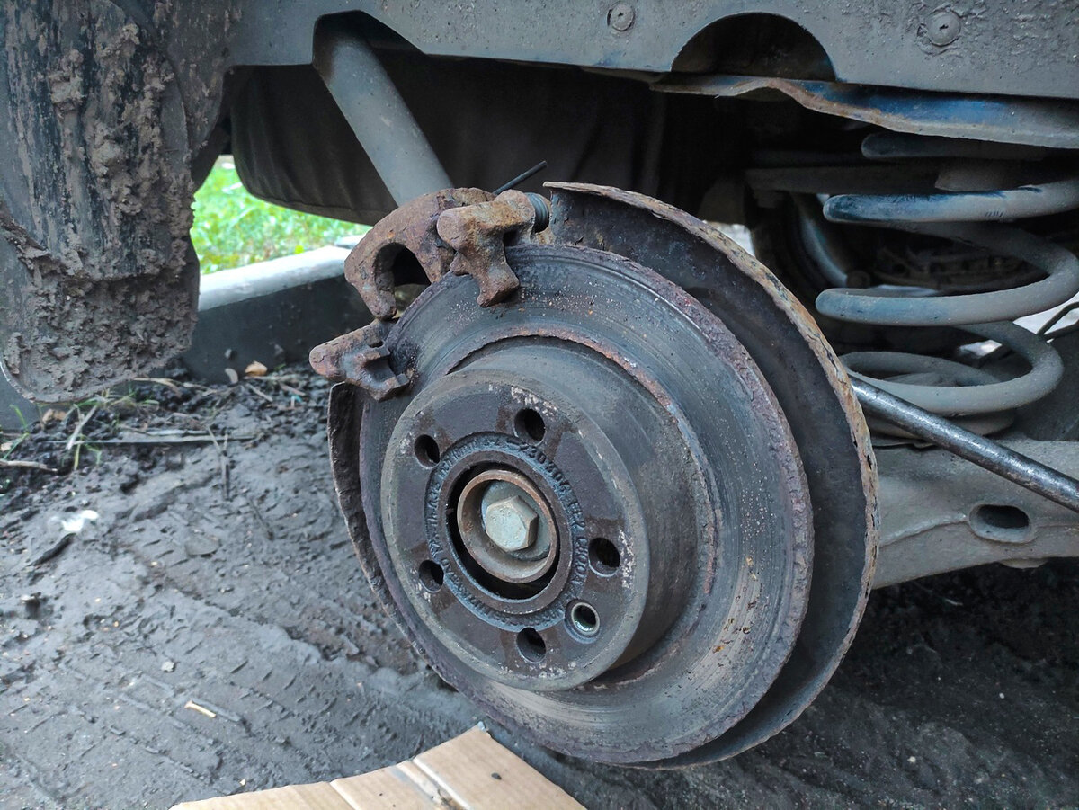 Суппорт уже снят мною, на данном диске есть еще хоть какие-то следы торможения