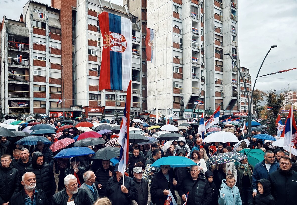 Кто признал косово. Митинги косовских сербов 1999. Протесты в Сербии и Косово.