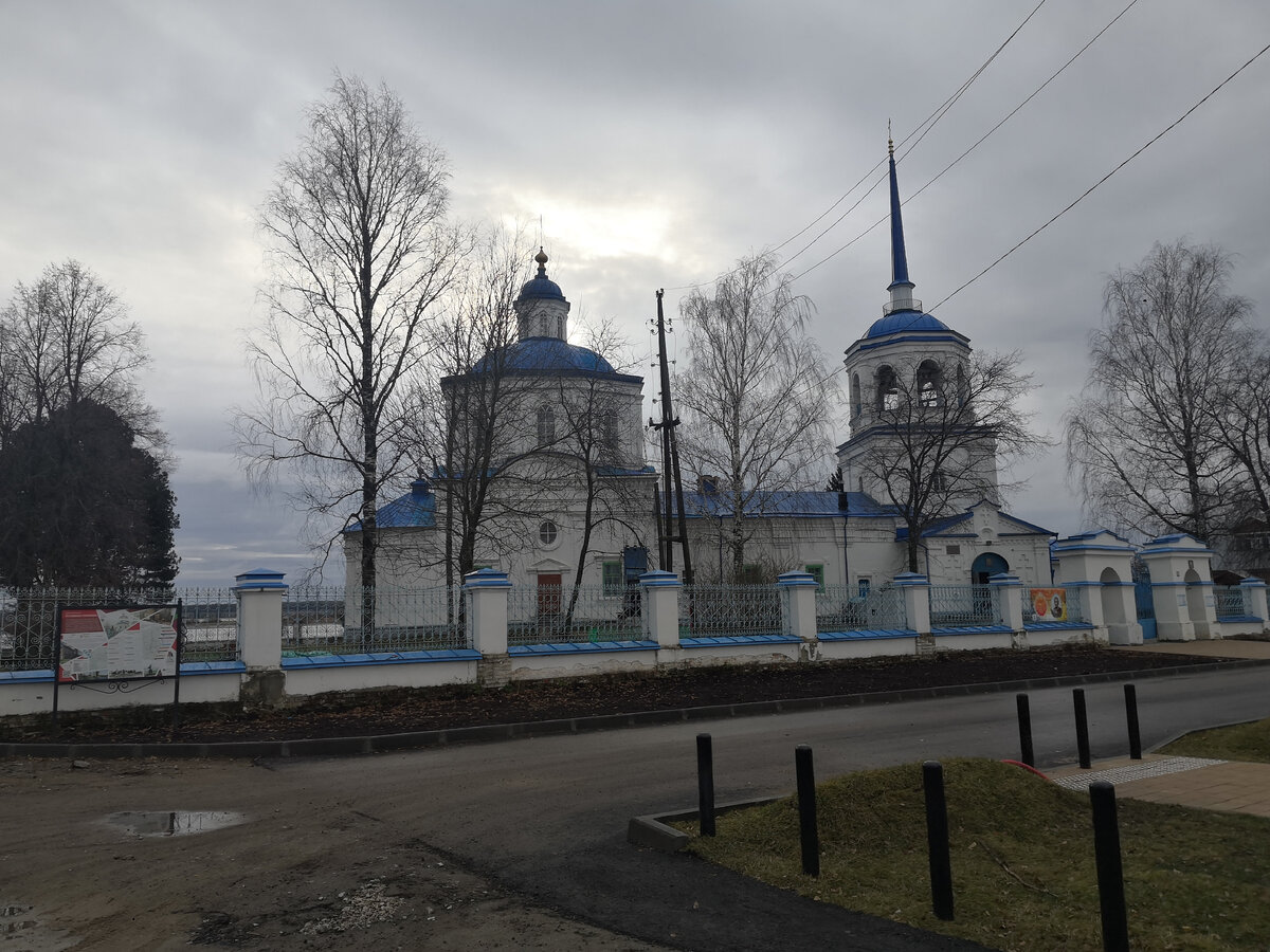Церковь Похвалы пресвятой Богородицы в Орле.