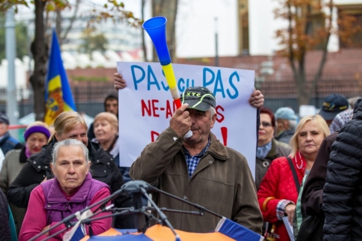   Более 60 тысяч человек вышли на акцию протеста в Кишиневе