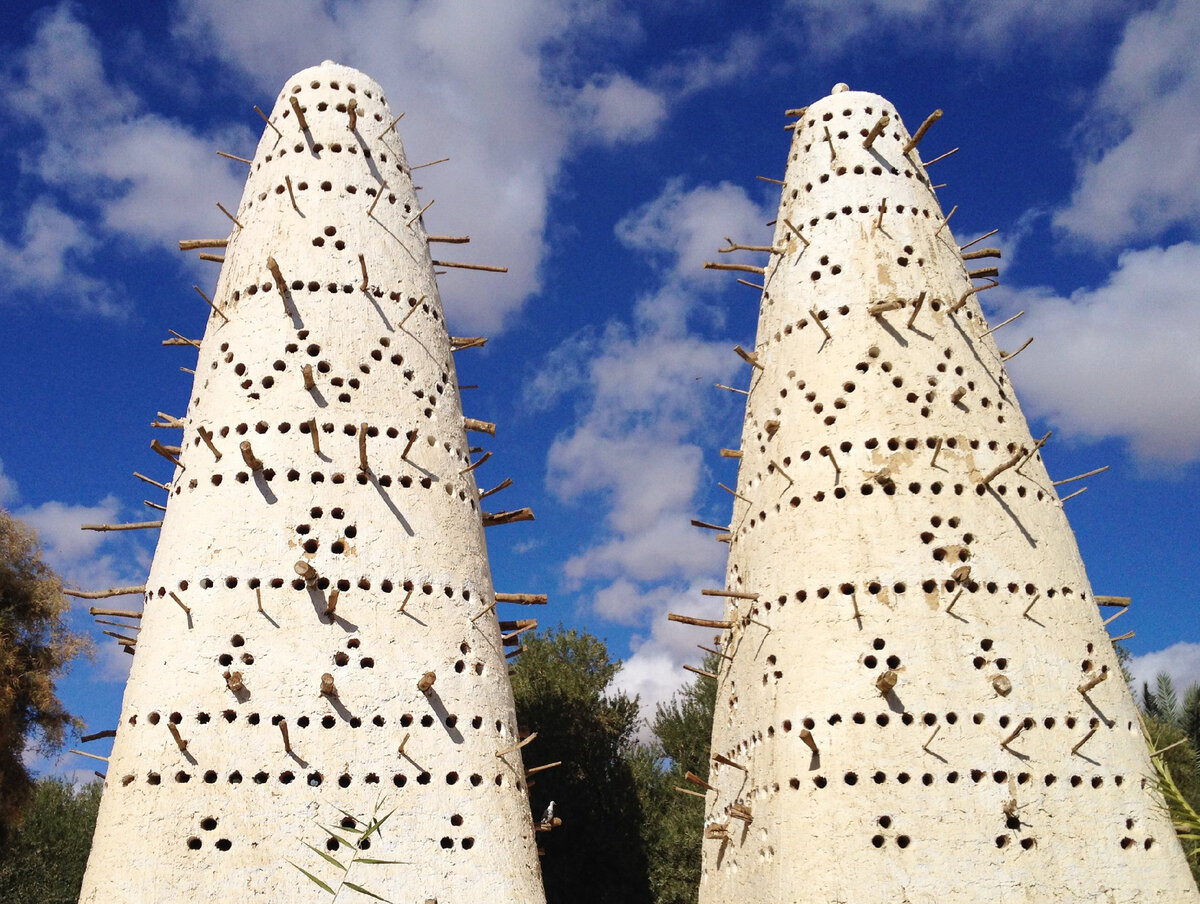 Так выглядят голубятни для выращивания голубей в Египте. 