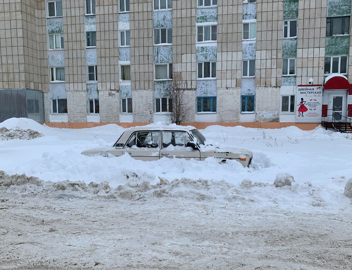 В прошлом году встретил эту машинку в снегу =)