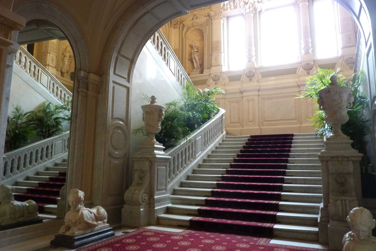 Парадная лестница