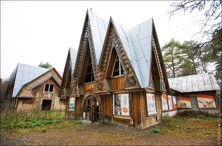 Пионерский лагерь "Ясная горка". Фотография с сайта bigpicture.ru. Примерно 2005-2010 год.
