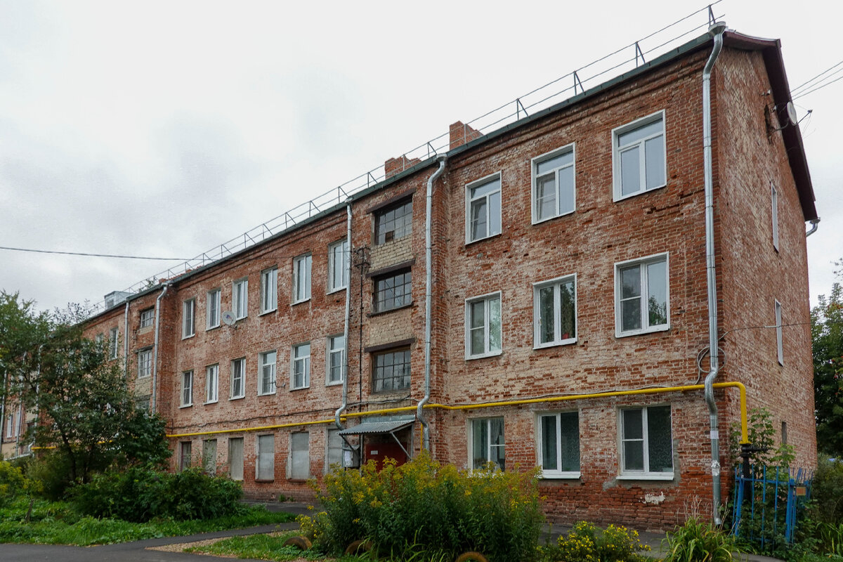 Революционная улица, 28