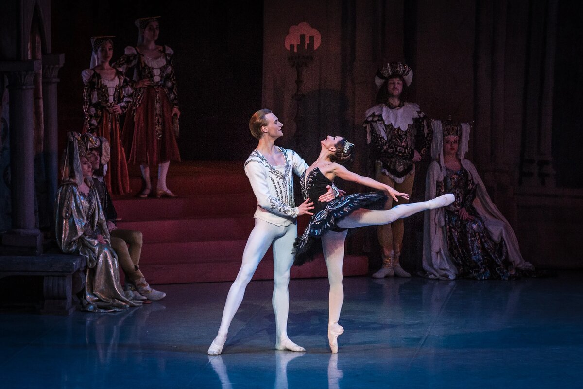 Фото: https://visit-primorye.ru/things-to-do/where-to-go/teatry-muzei-i-galerei/primorskaya-stsena-mariinskogo-teatra/