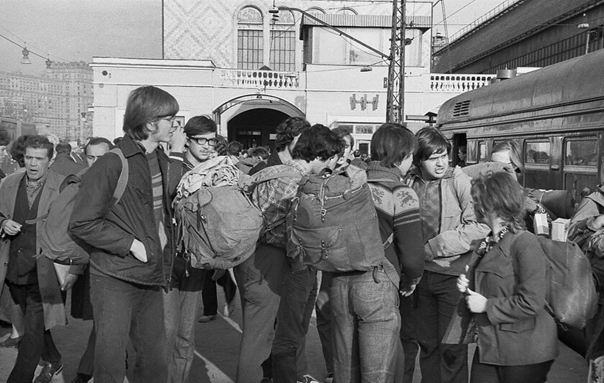 1975 год. Москва 70 х фото. Архив Павла Сергеевича Сухарева. Любители старого. Любительское фото 70-х годов.