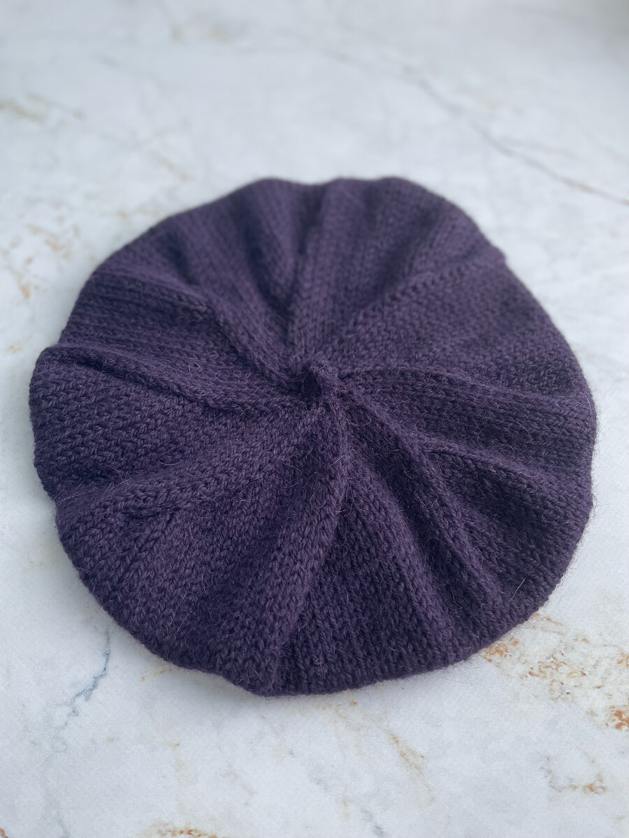 красивый берет для любимой дочери