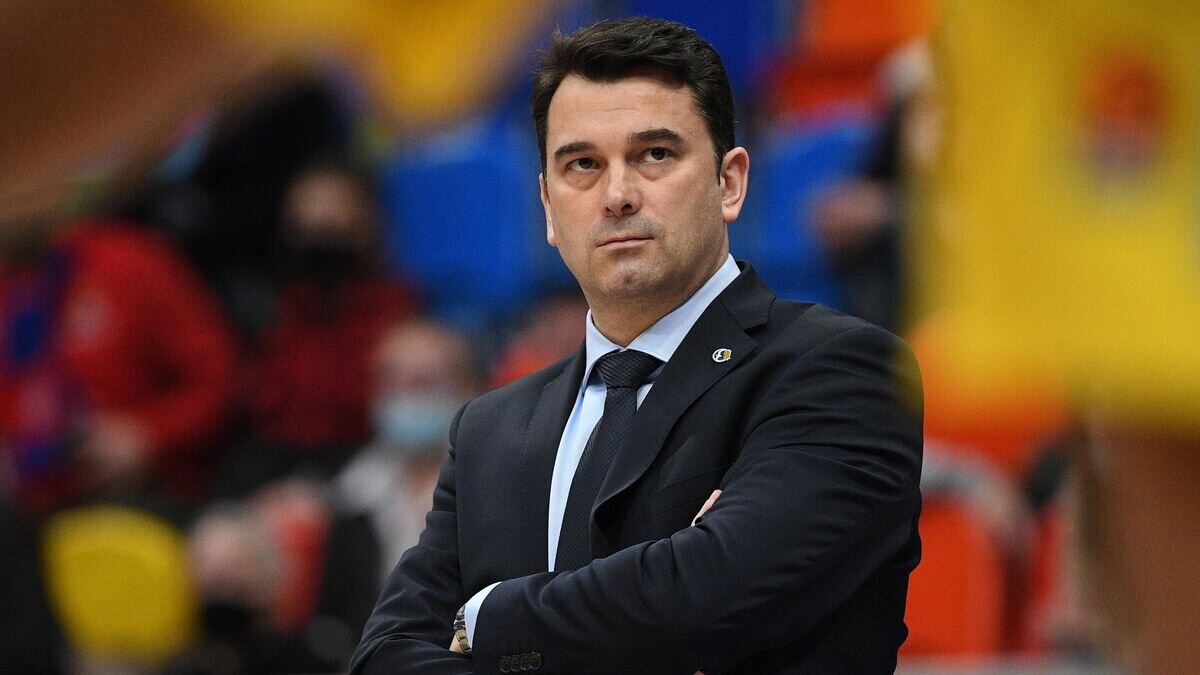     Главный тренер берлинской "Альбы" Исраэль Гонсалес© РИА Новости / Алексей Майшев