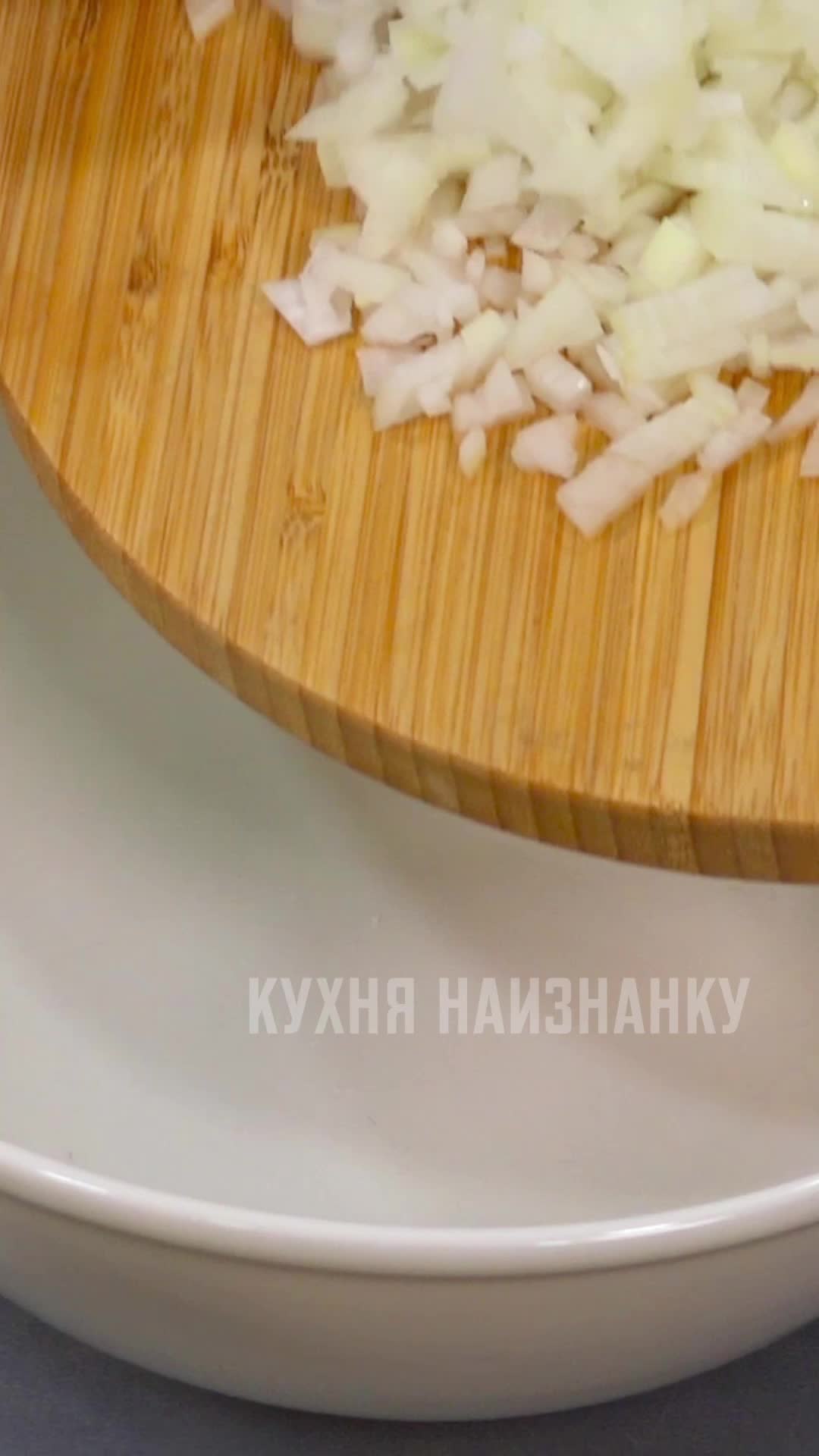 Кухня наизнанку | Бутерброды из 90-х, с луком и рыбными консервами: крайне  просто и безyмно вкусно | Дзен