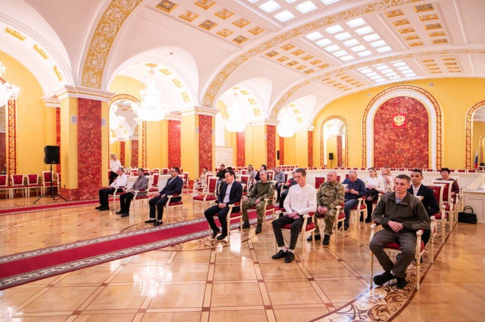     Мобилизованных, по мнению, губернатора во многом спасала любовь и вера родных и близких  Правительство Оренбургской области