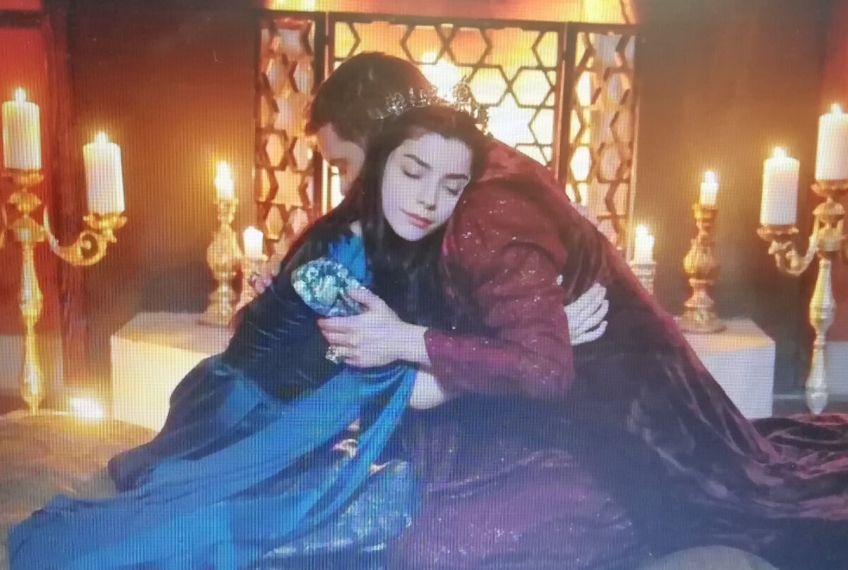 Селим и Нурбану счастливы вместе.