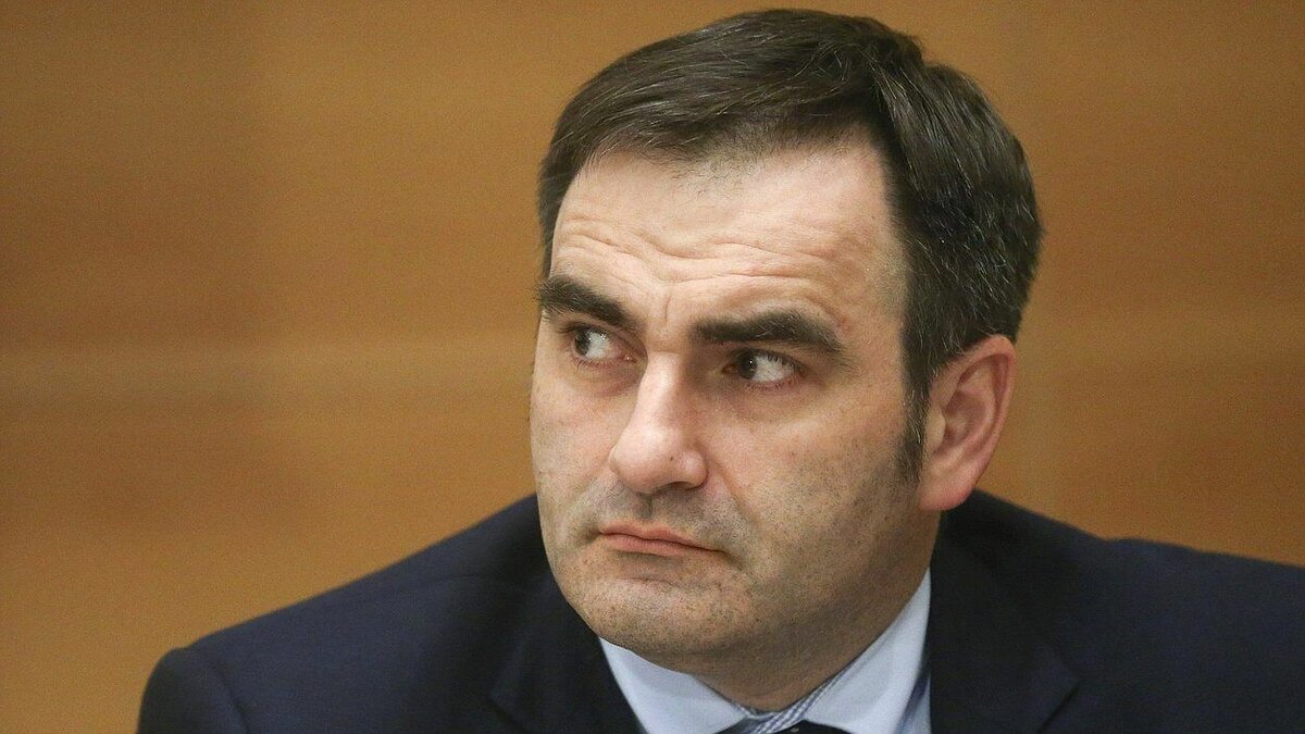     Оплата труда медработников должна составлять 200% от средней по региону, заявил глава Минздрава Ростовской области Юрий Кобзев.