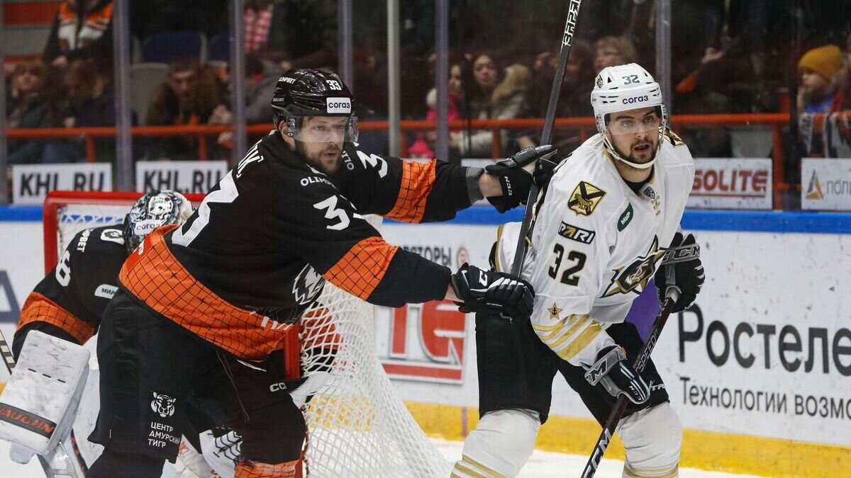    Игровой момент в матче КХЛ "Амур" - "Адмирал"© пресс-служба ХК "Амур"