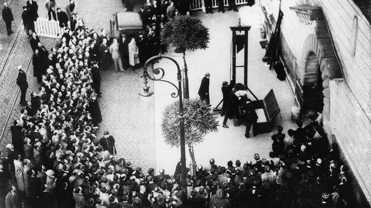 Последняя публичная казнь 17 июня 1939 год. Казнён Эжен Вейдман. (Фото взято из открытых источников)