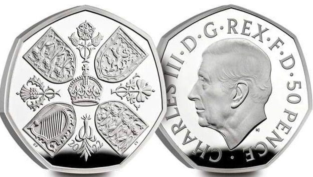 "Памяти королевы". 50 пенсов 2022 г. Медно-никелевый сплав, вес 8 г, диаметр 27.3 мм