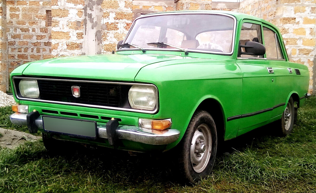 С кремлем краше. Видно погнутость бампера и в дырки на клыках вкручены болты с катафотами.