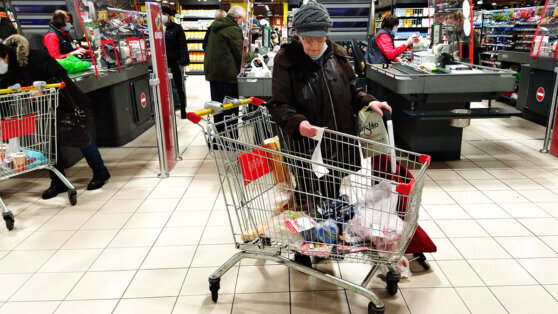    В Минсельхозе заявили, что цены на продукты в России соответствуют сезонным тенденциям Дарья Смирнова