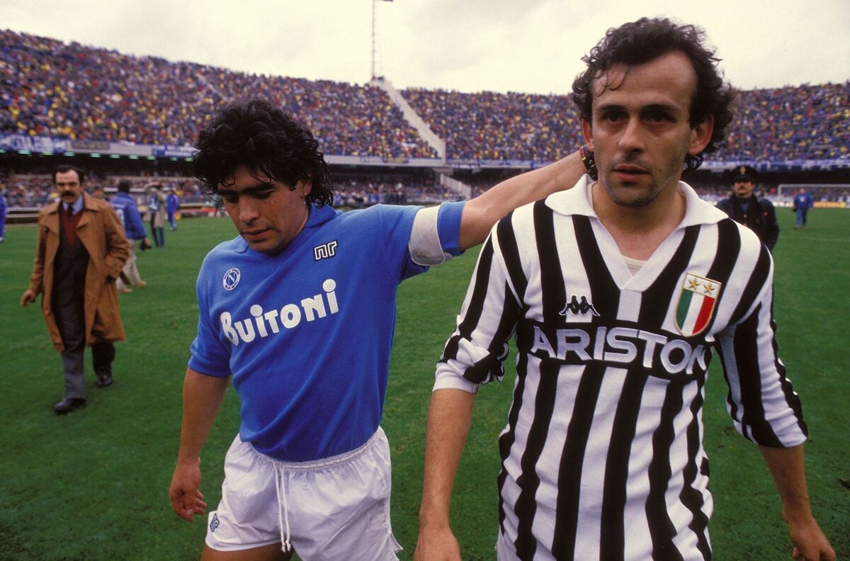 Марадона и Платини. Источник: forzajuve.ru