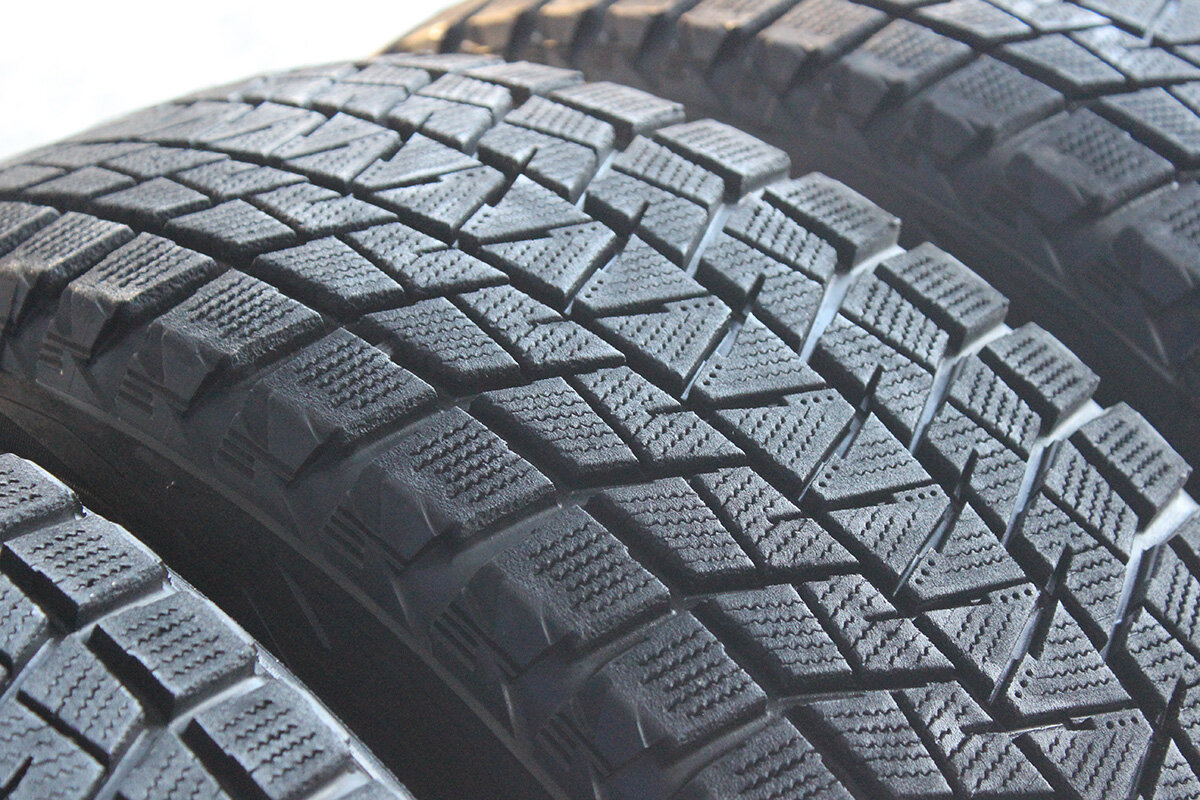 Шины bridgestone blizzak. Blizzak DM-v3. Бриджстоун Blizzak DM v3. Bridgestone Blizzak DM-v3 r20. Бриджстоун близак DM-v3.