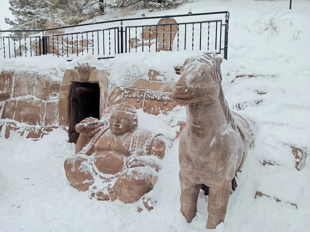 Парк каменных скульптур в селе Кушнаренково, гора Девичья. Фото: Наталья Брагина