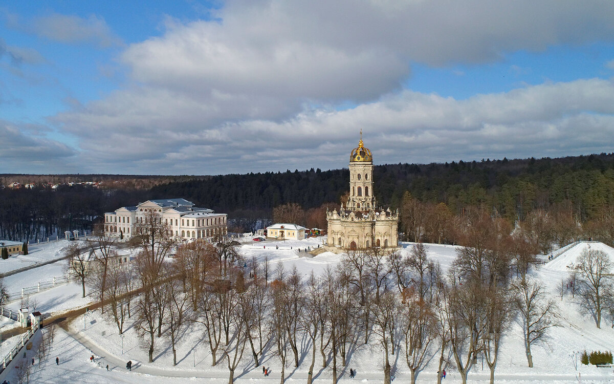 Усадьба Дубровицы и Знаменская церковь