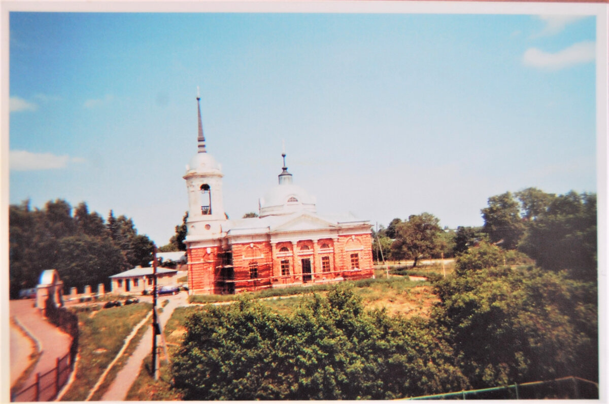 Храм Рождества Христова в поселке Рождествено. 2006 год