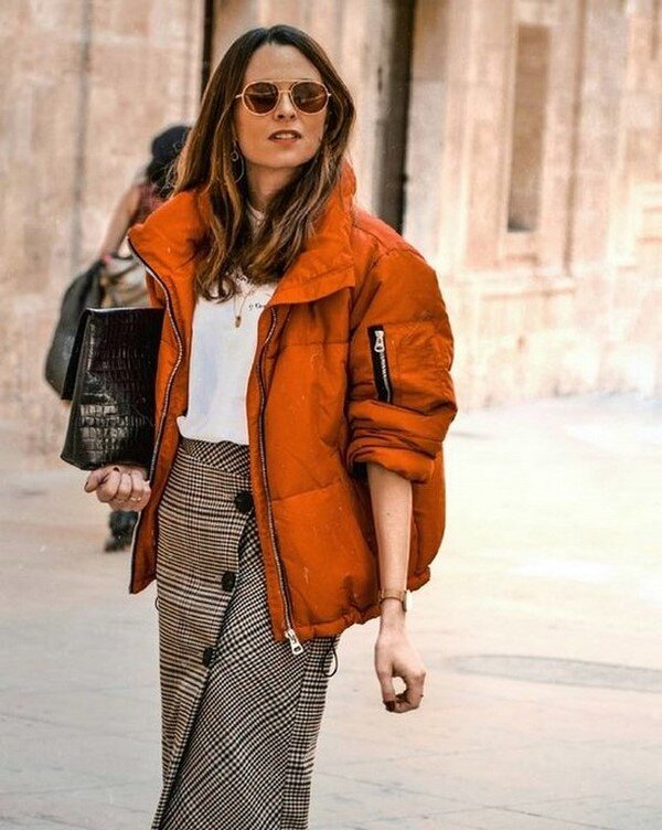 Во-первых, модные луки важно составлять с учетом подходящих оттенков относительно вашего цветотипа.