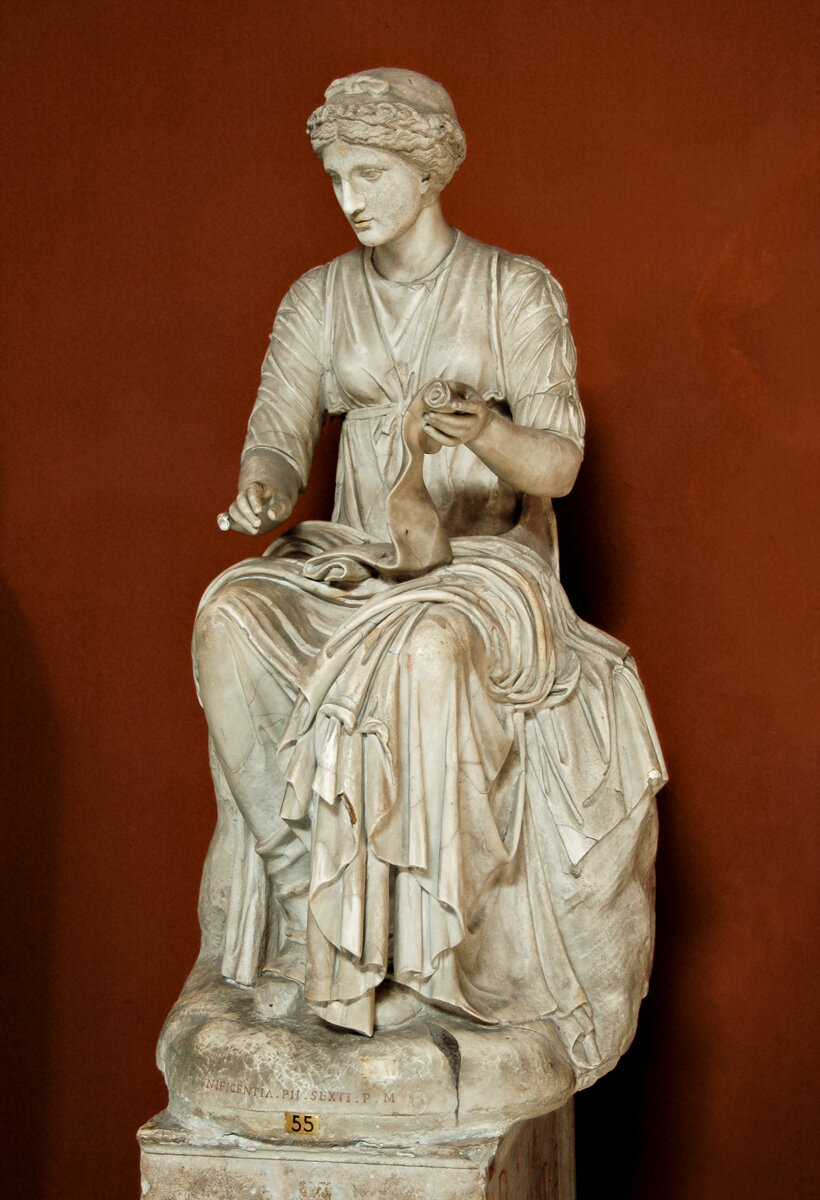 Муза истории Клио. Взято из открытых источников