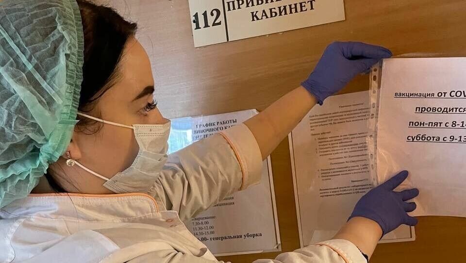     Больница в Дзержинске стала первым медицинским учреждением в Нижегородской области, которое решило избавиться от огромного количества напечатанных объявлений на стенах. Об этом рассказал глава минздрава Давид Мелик-Гусейнов в своем Telegram-канале.