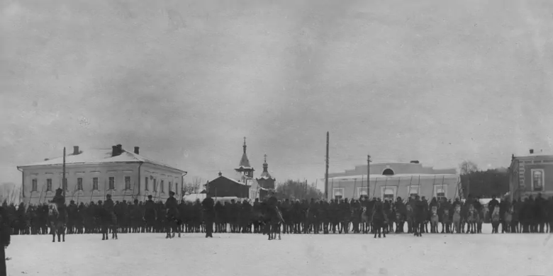 Бывшая Полковая Церковь Оровайского полка, Парад РККА на Сенной площади в 1920 г.