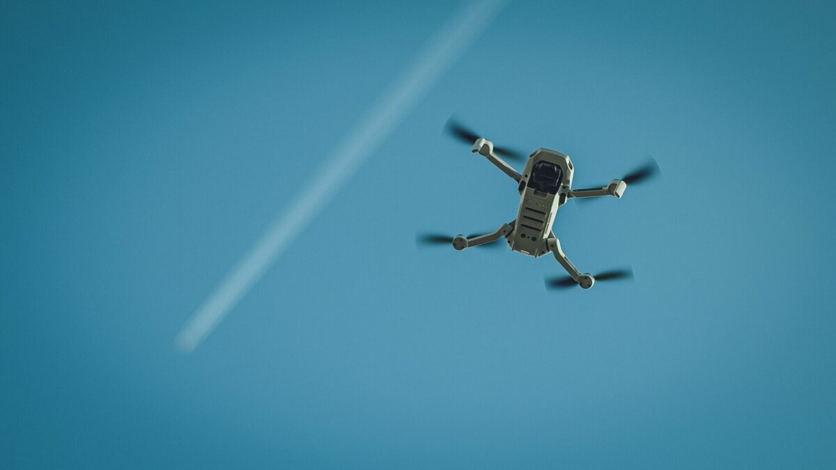     Россия ведет переговоры с Китаем о поставках 100 ударных беспилотников, которые по своей конструкции схожи с иранскими дронами Shahed-136. Об этом сообщает Der Spiegel со ссылкой на осведомленные источники.