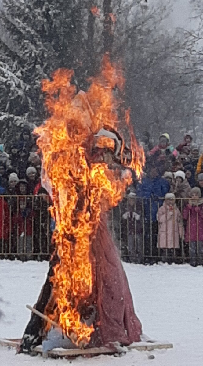 Гори, Масленица и сожги всё плохое