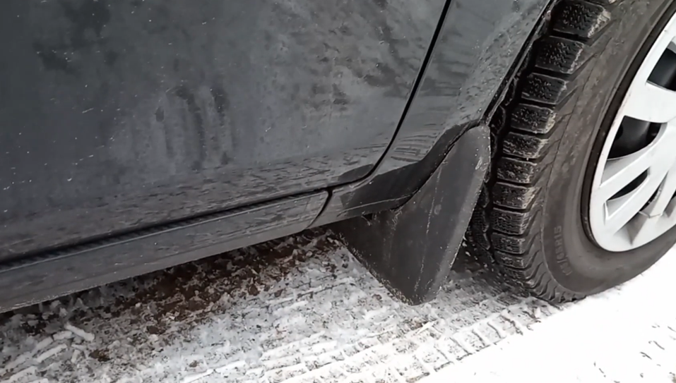 Чисто или нет. Нужны ли брызговики на Ладе Весте. Почему я выкинул ...