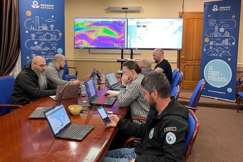     Утром 25 марта путешественники дозвонились в экспедиционный штаб. Фото: ПАО «ФосАгро»