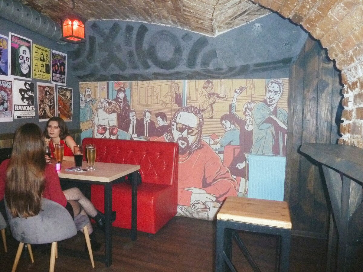 Тот самый бар, где наливают чесночную настойку