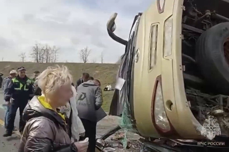     Автобус двигался по маршруту «Москва — Ставрополь». Фото: управление МЧС по Ростовской области.