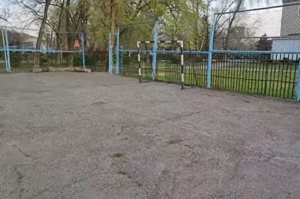    Житель Светлограда просит депутата Госдумы Останину помочь с ремонтом школ