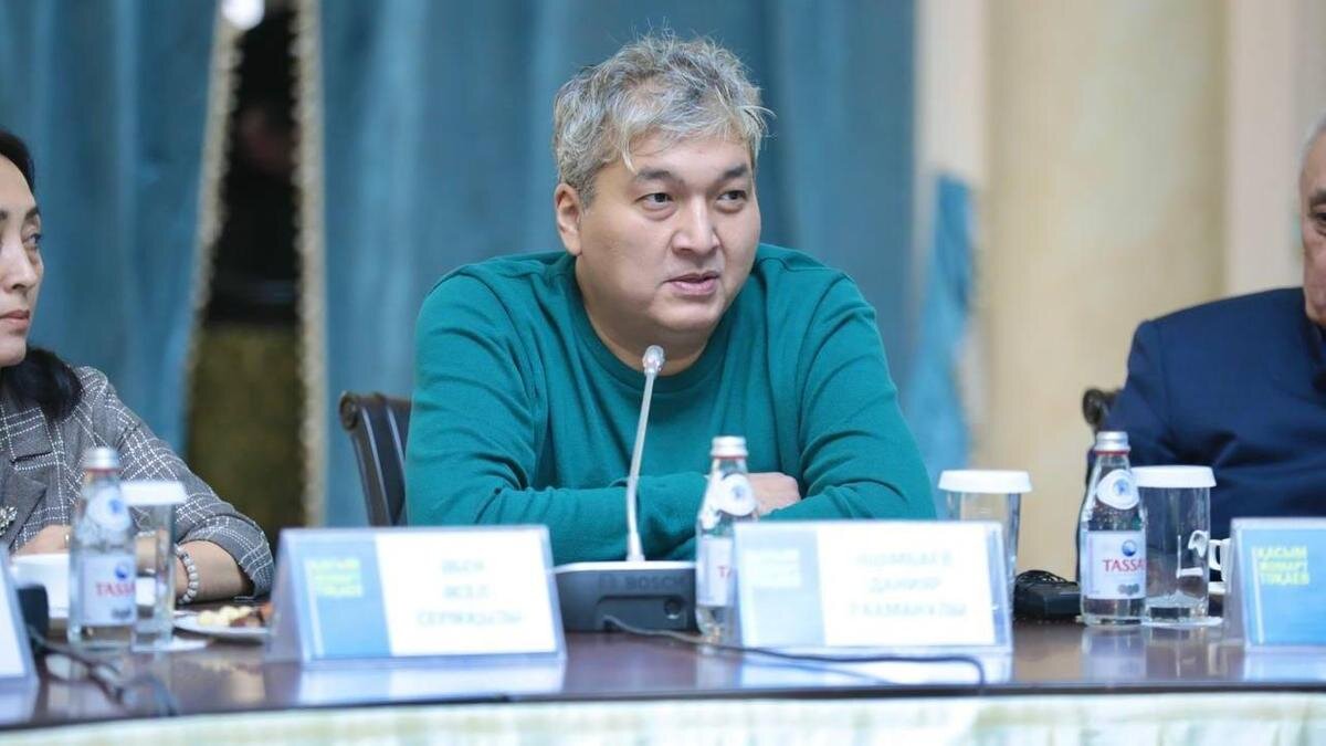    Данияр Ашимбаев:facebook.com/adaniyar